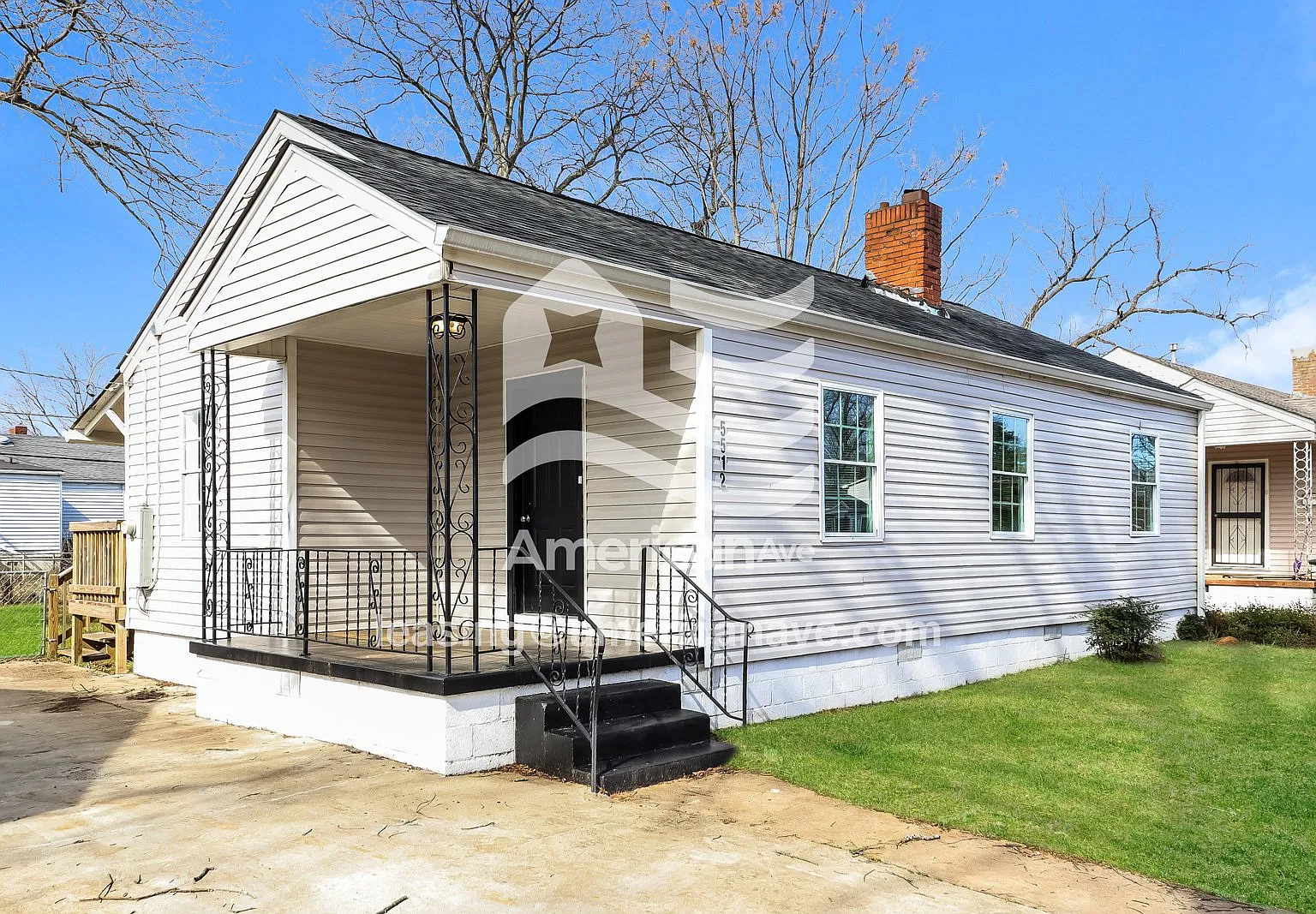 3 bed, 1.0 bath, 912 sqft, $1,175 — Photo 2