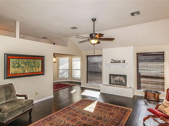 3rd image of 104 Wilderness Dr