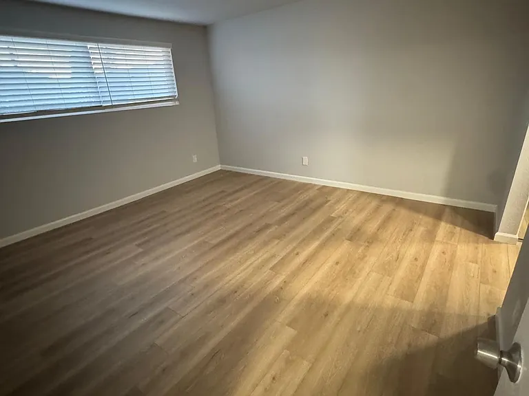 4605 Sylmar Ave — Photo 24