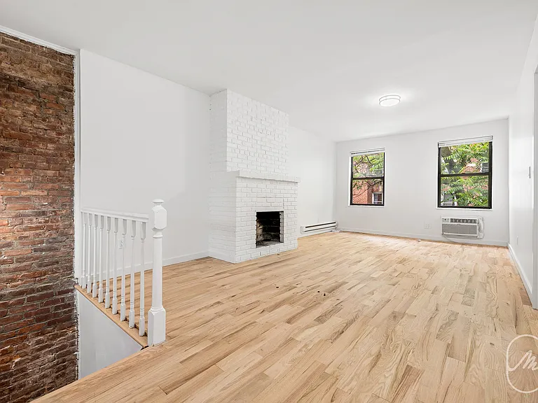 313 W 29th St #E — Photo 1