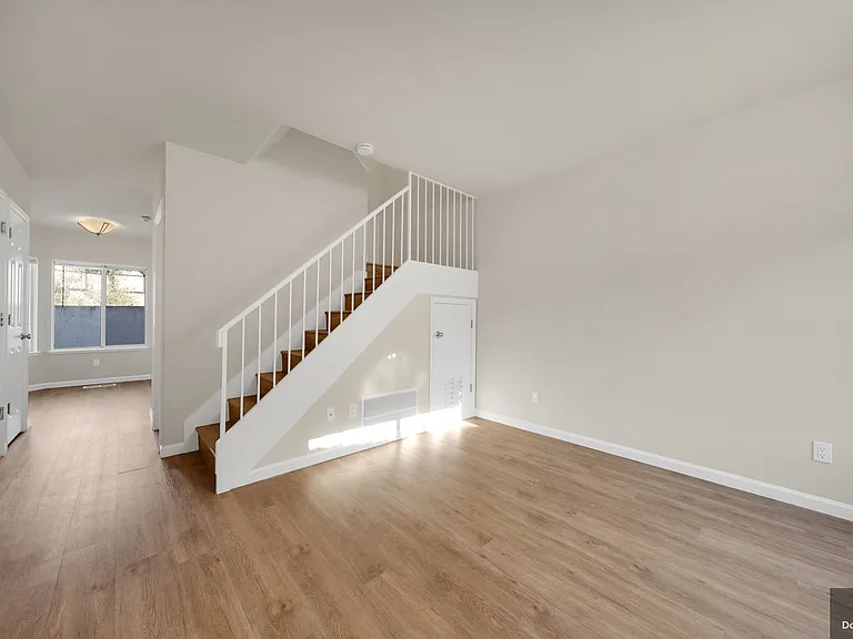 813 Woodhams Oaks Pl — Photo 4