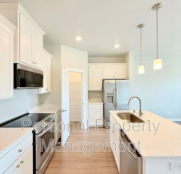 417 NE Repass Rd #2 — Photo 7