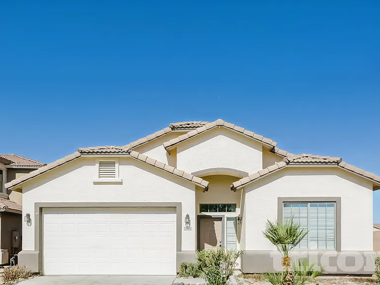 20834 N Jones Ct — Photo 1