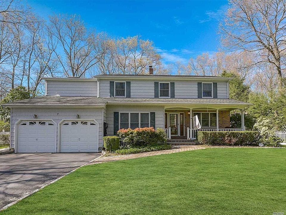 1st image of 7 Knob Hill Dr