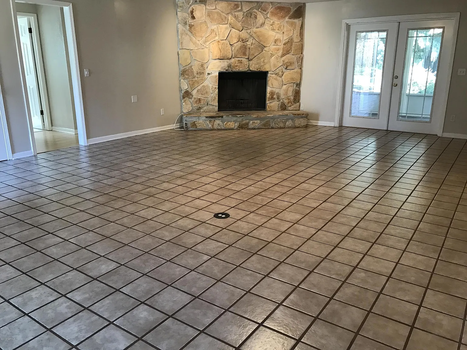 3 bed, 1779 sqft, $2,300 — Photo 3