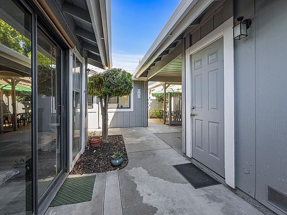 5th image of 3278 Amethyst Dr
