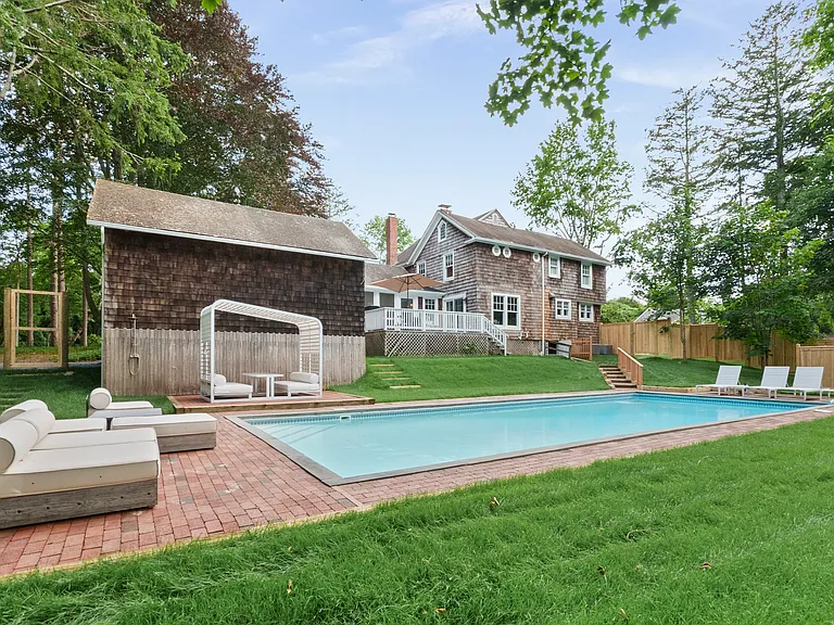 46 Maple Ln — Photo 2