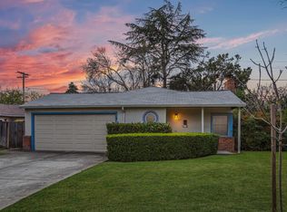 711 Coastland Dr, Palo Alto, CA 94303