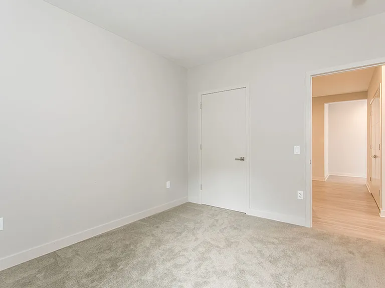 933 the U Apartment Homes — Photo 9