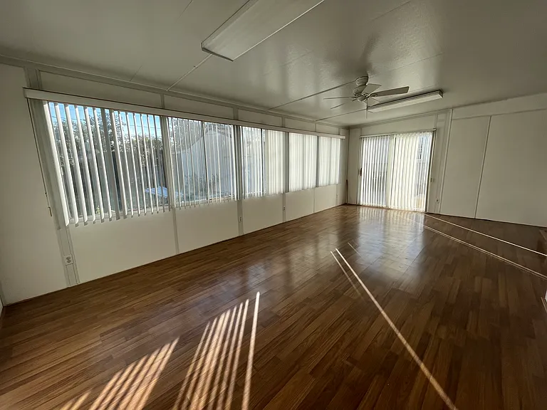 13836 Cohasset St — Photo 17