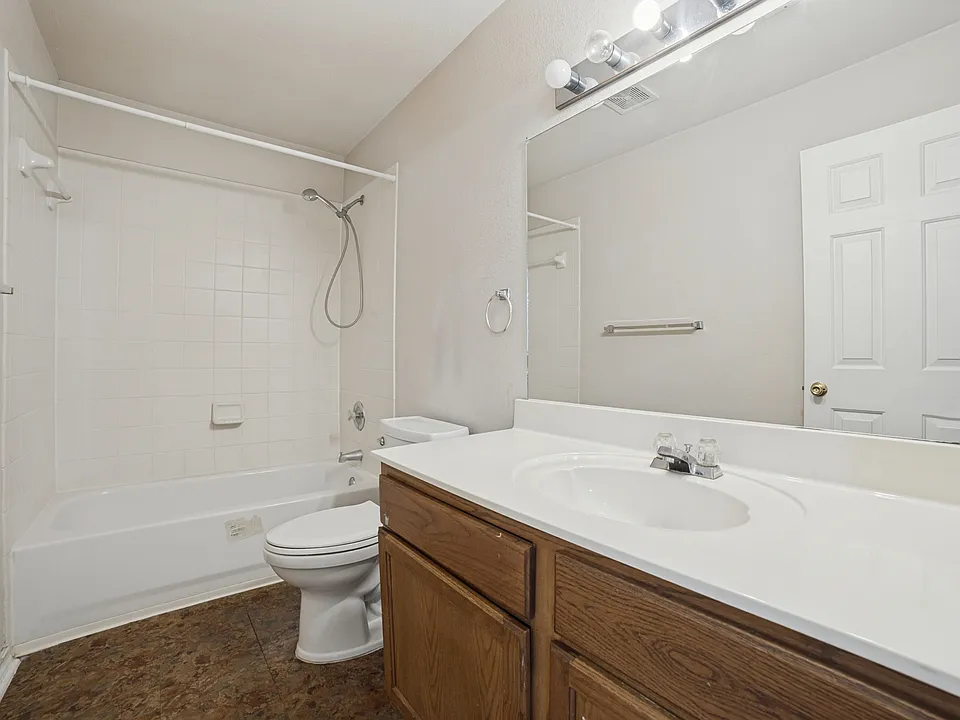9647 Wolf Point
