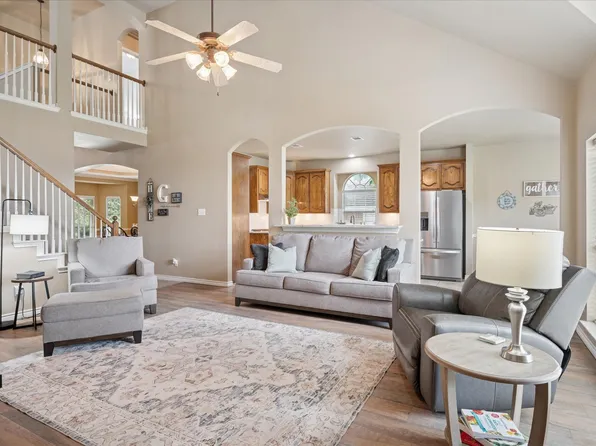 5008 Coral Creek Dr, Fort Worth, TX 76135