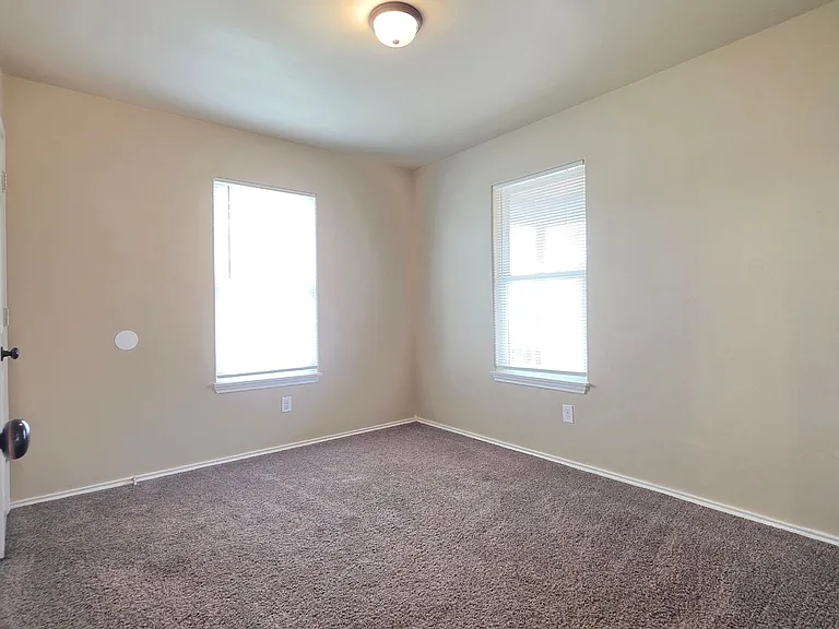 503 E Rice St — Photo 13