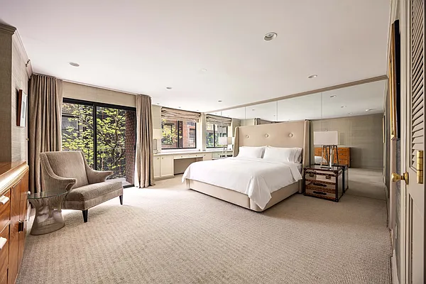 Bedroom, photo 2