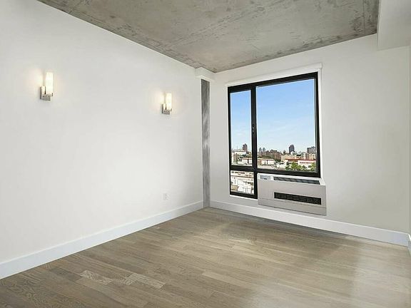3rd image of 225 E 138th St #408