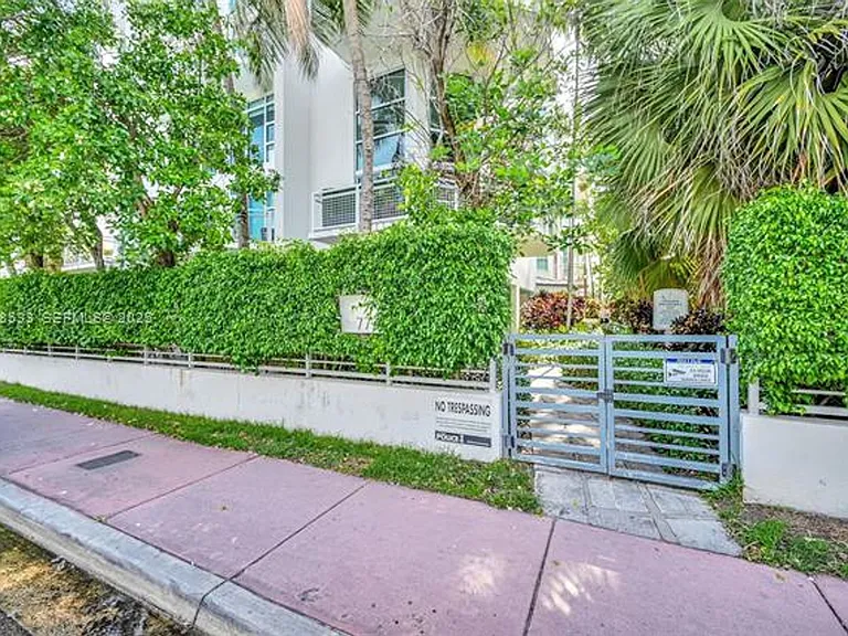 7728 Collins Ave #5 — Photo 47