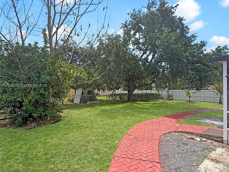 17311 NW 49th Ave — Photo 7