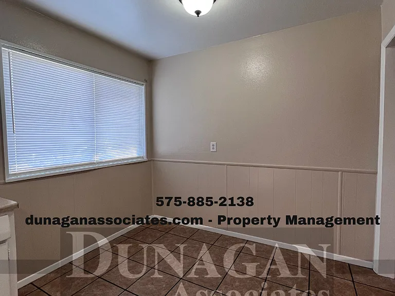 418 N Oak St — Photo 11