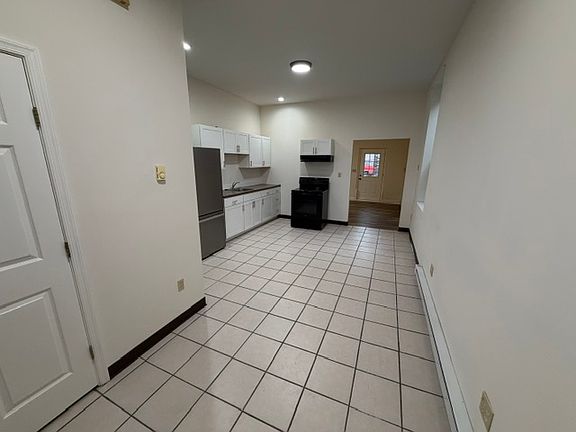 2nd image of 32 N Allison St #C