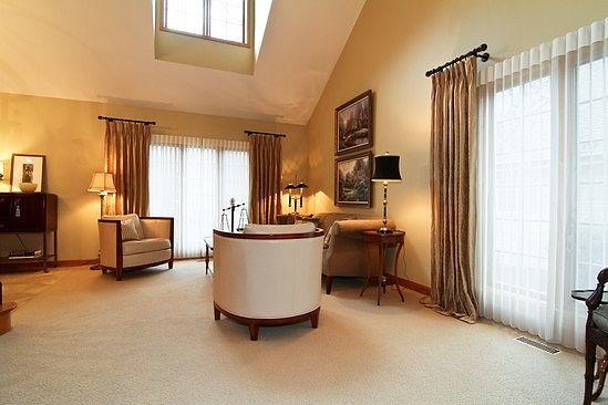 3rd image of 5 Tartan Lakes Cir
