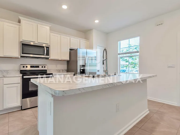 8346 Asteroid St #1 — Photo 3