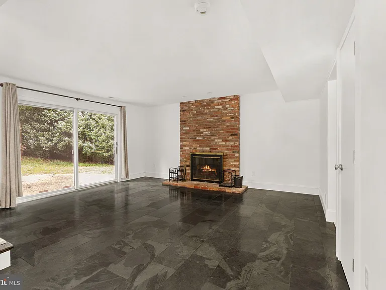 6901 Murray Ln — Photo 12