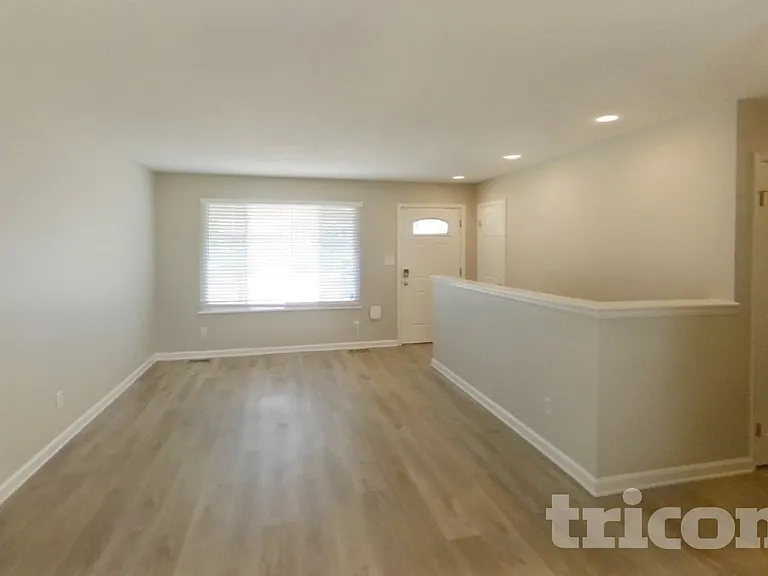 6757 Dale Rd — Photo 2
