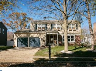 141 Knotty Oak Dr, Mount Laurel, NJ 08054