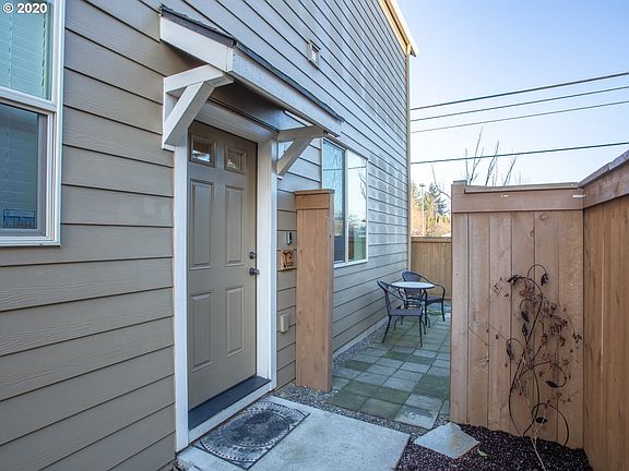 3rd image of 13010 NE 28th Way
