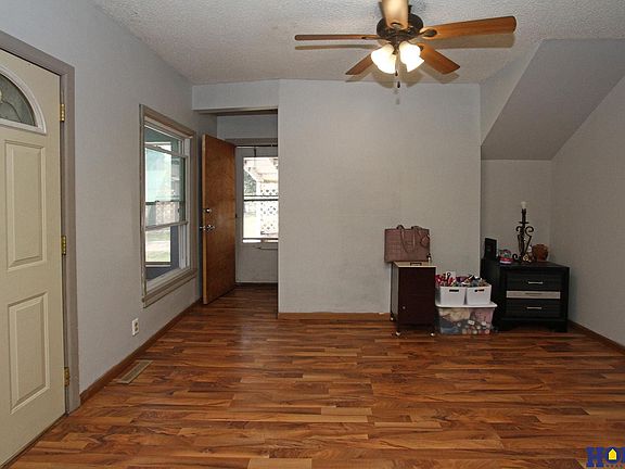 4th image of 4045 M St