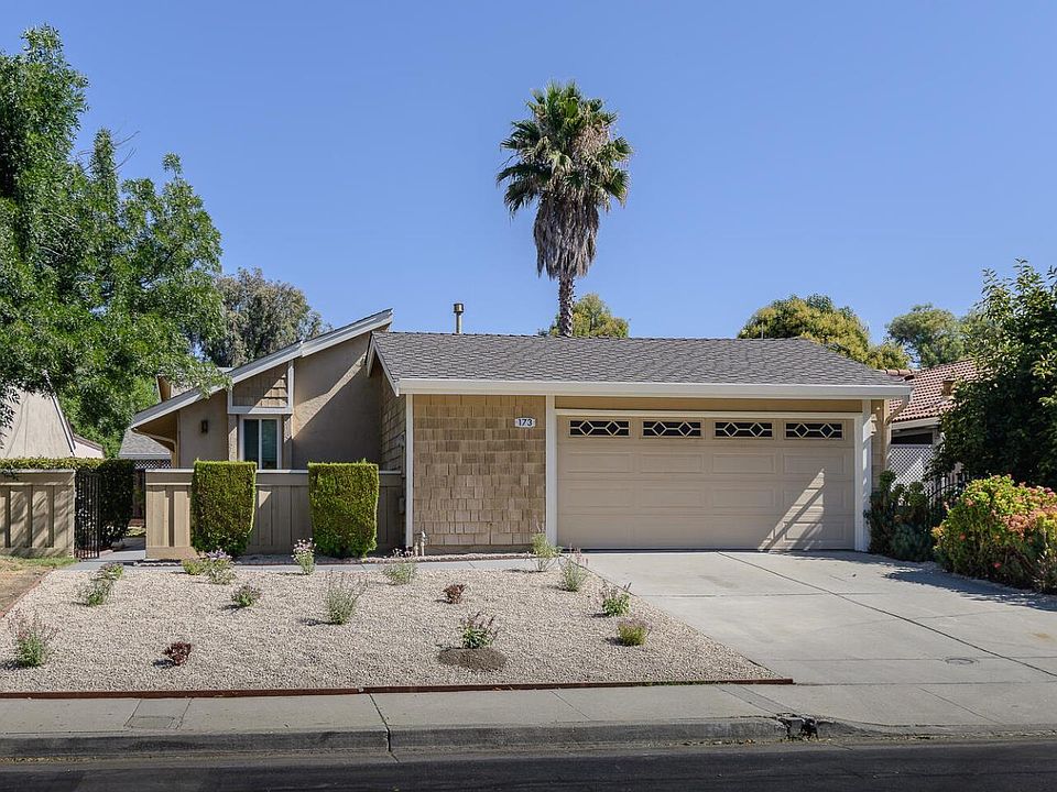 1st image of 173 Banana Grove Ln