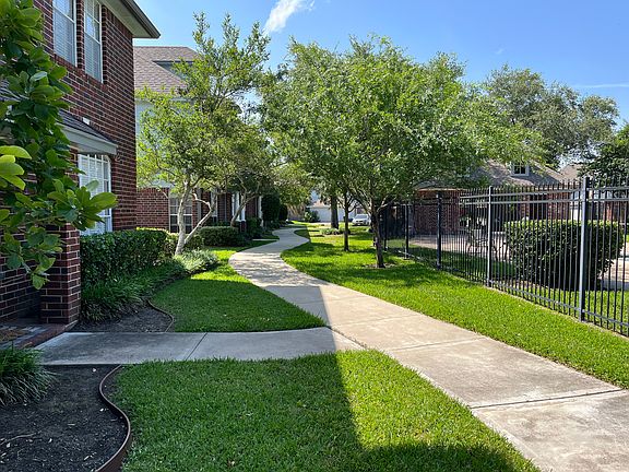 3rd image of 1437 El Camino Village Dr