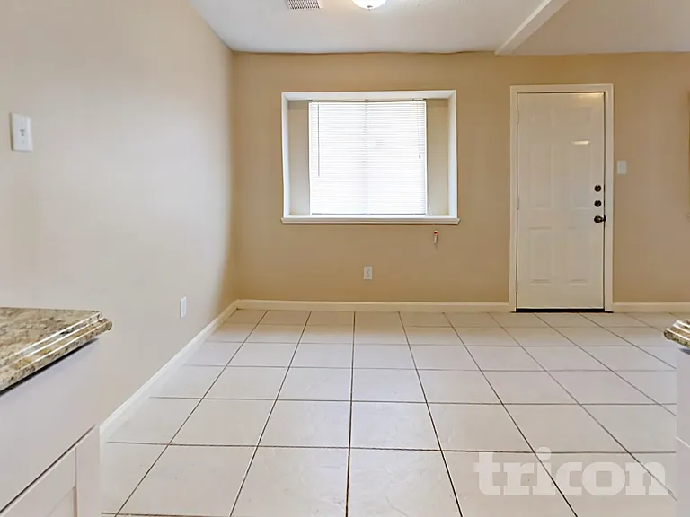 3446 Edgecreek Dr — Photo 5