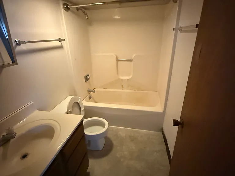 407 5th St NW #2 — Photo 9