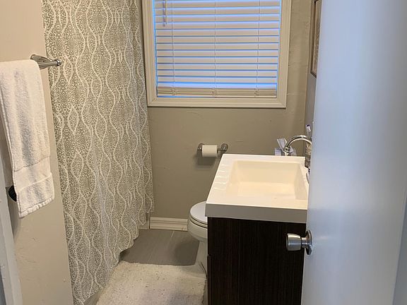 2nd image of 1411 Oxford Way