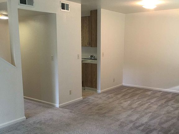 3rd image of 920 Mariner Dr APT D