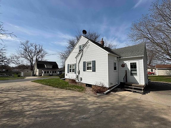 3rd image of 205 Wemple St