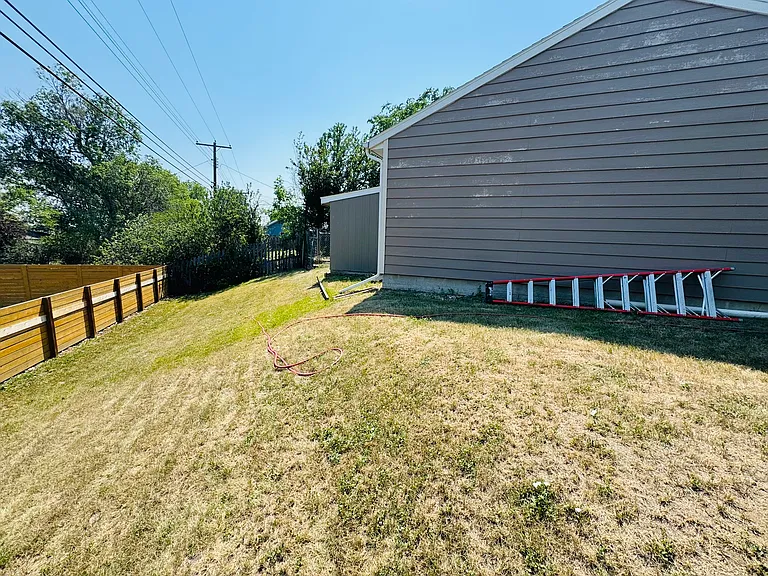 138 E Montana St — Photo 24