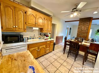 8 Mendelssohn St #2, Roslindale, MA 02131
