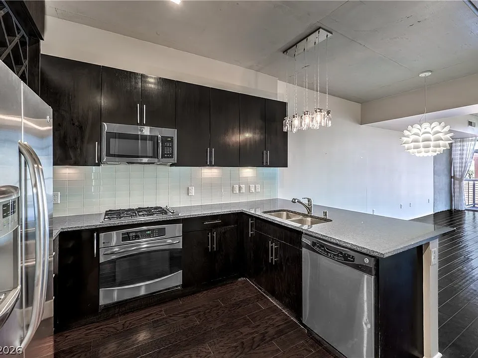 353 E Bonneville Ave #511