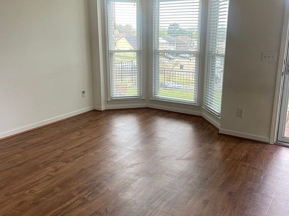 2nd image of 4706 Cheshire Cir