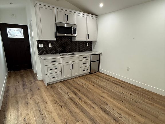 3rd image of 4167 Illinois St