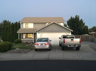 2471 Blue Bird Dr, Umatilla, OR 97882