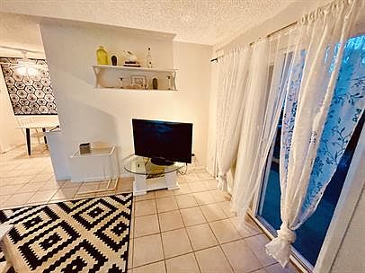 4th image of 4653 Bancroft St #2