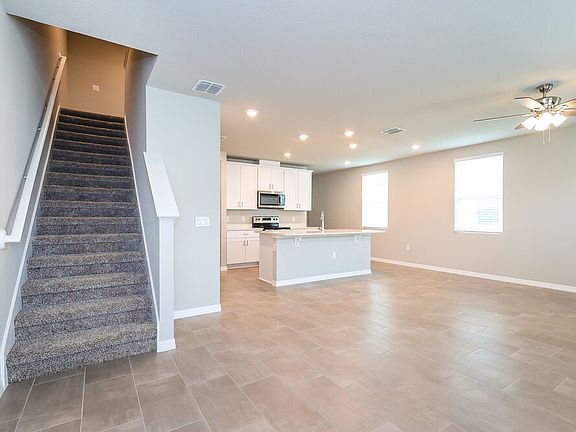 4th image of 803 Legacy Dr