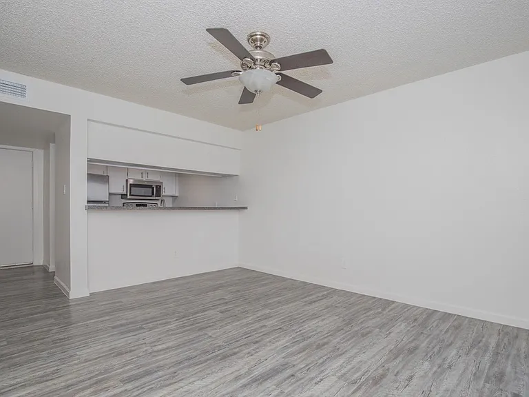 1325 W Guadalupe Rd — Photo 34