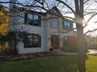 450 Westfield Way, Pewaukee, WI 53072