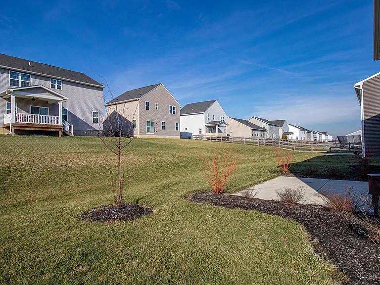 5817 Montrose Ct — Photo 37