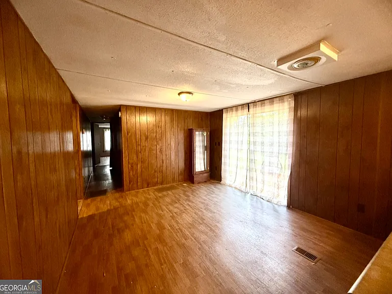 1057 McGee Rd — Photo 9
