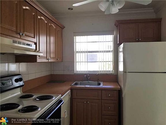 4th image of 2998 E Sunrise Lakes Dr #315